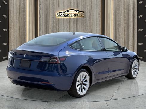 Used 2022 Tesla Model 3 Standard Range RWD image 7