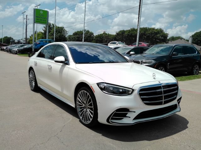 Used 2022 Mercedes-Benz S 500 4MATIC w/ AMG Line Package image 4