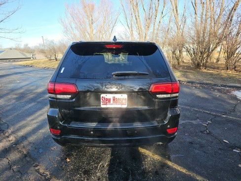 Used 2018 Jeep Grand Cherokee Altitude image 5