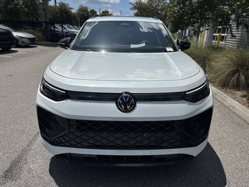 Used 2025 Volkswagen Tiguan SE R-Line FWD image 8