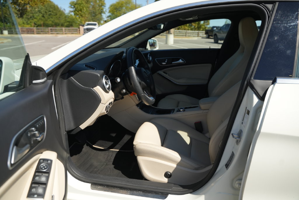 Used 2018 Mercedes-Benz CLA 250 4MATIC image 13