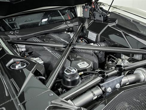 Used 2017 Lamborghini Aventador S AWD/4WD image 11