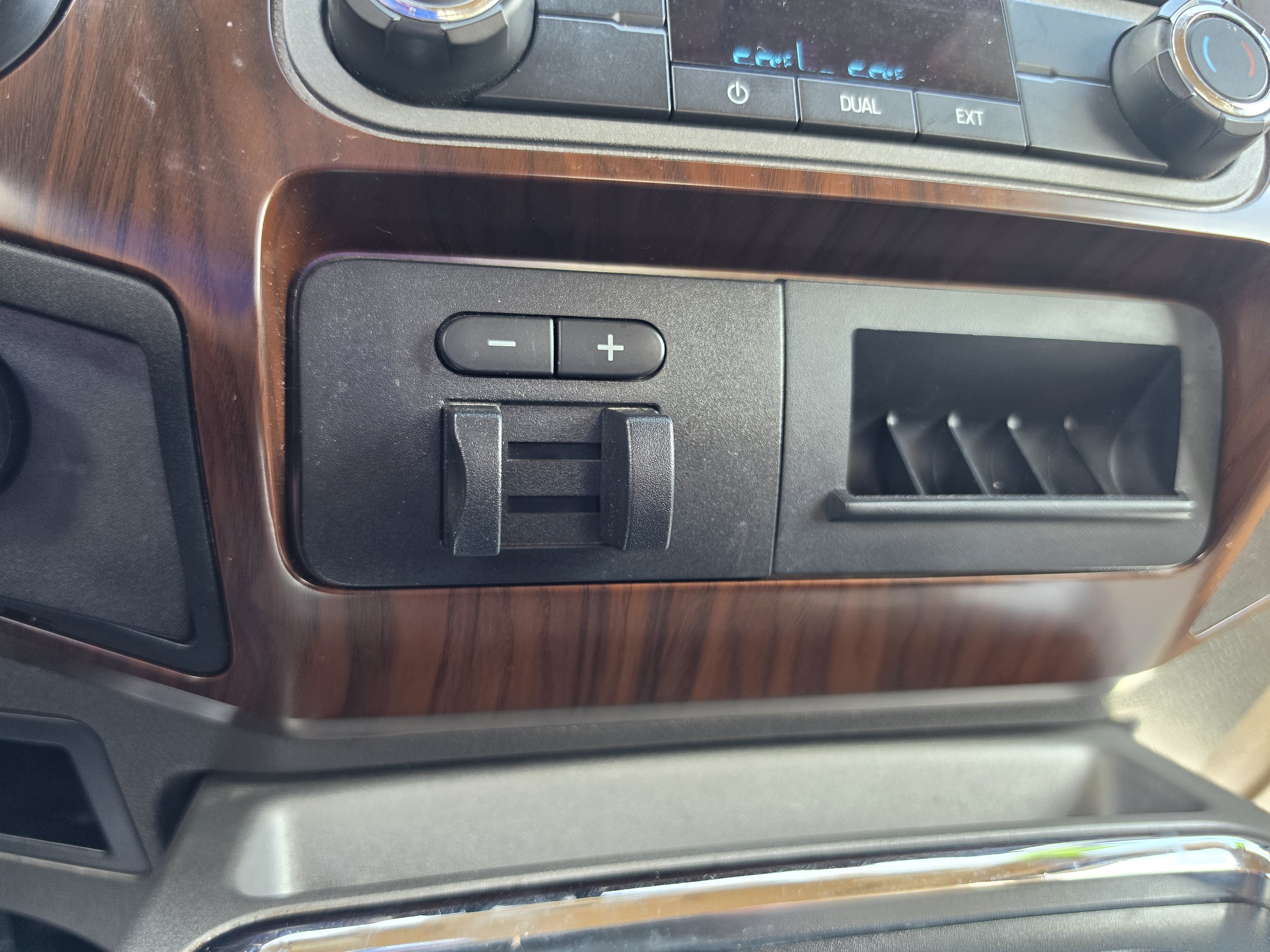 Used 2011 Ford F350 Lariat w/ Chrome Pkg AWD/4WD image 33