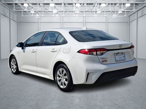 Used 2024 Toyota Corolla LE FWD image 3