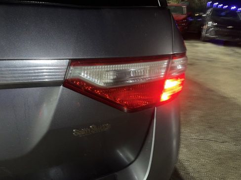 Used 2012 Honda Odyssey EX image 27