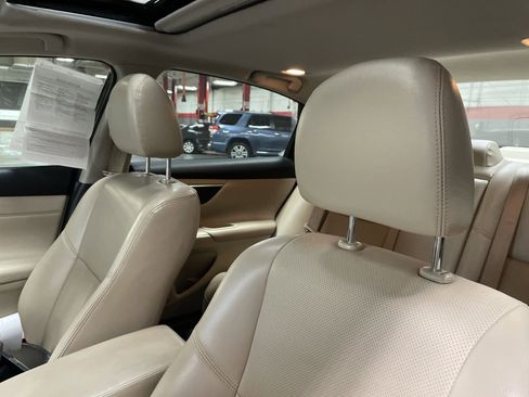Used 2018 Nissan Altima 2.5 SL w/ 2.5 SL Technology Package FWD image 10