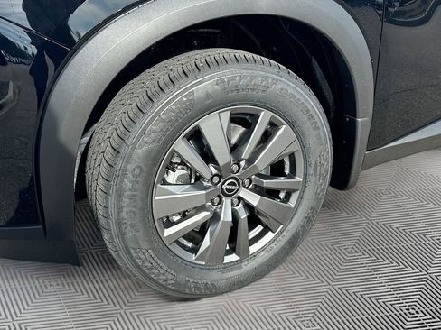 Used 2025 Nissan Pathfinder SV image 21