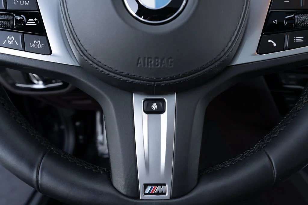 Used 2021 BMW M550i xDrive w/ Executive Package AWD/4WD image 25