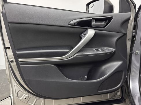 Used 2019 Mitsubishi Eclipse Cross ES image 10