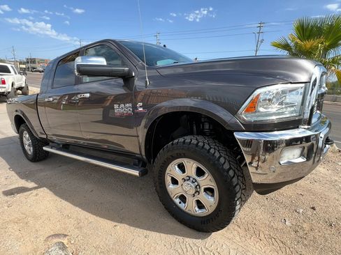 Used 2017 RAM 2500 Laramie w/ Convenience Group AWD/4WD image 5