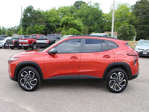 Used 2024 Chevrolet Trax RS w/ Driver Confidence Package FWD image 9