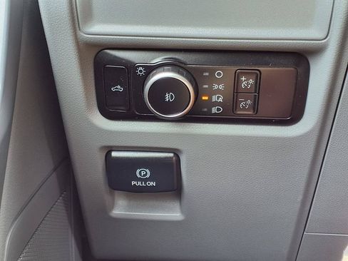Used 2023 Ford F150 XLT AWD/4WD image 17
