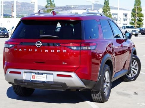 Used 2022 Nissan Pathfinder SL image 6