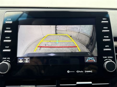 Used 2021 Toyota Avalon XLE image 26