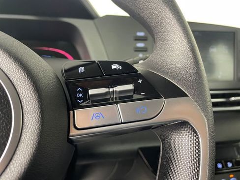 Used 2025 Hyundai Elantra Hybrid FWD image 10
