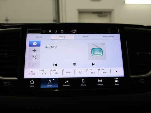 Used 2024 Chrysler Pacifica Touring-L FWD image 50