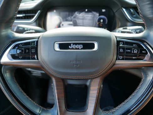 Used 2021 Jeep Grand Cherokee L Summit w/ Advanced Protech Group IV AWD/4WD image 25