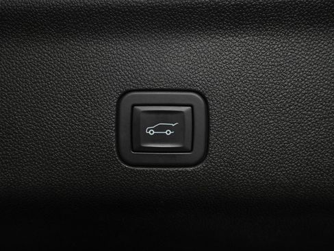 Used 2025 GMC Yukon Denali Ultimate w/ LPO, Floor Liner Package image 14