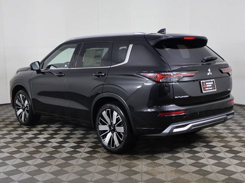 Used 2025 Mitsubishi Outlander SEL AWD/4WD image 12