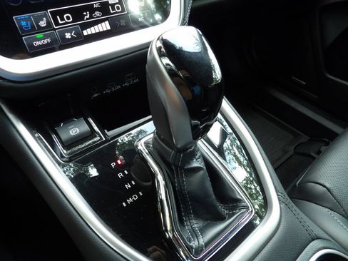 Used 2024 Subaru Outback Touring XT AWD/4WD image 26