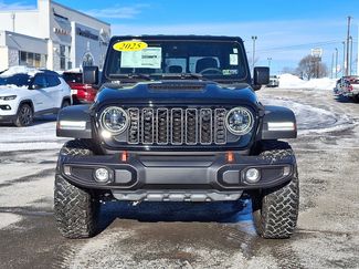 New 2025 Jeep Gladiator Mojave w/ Safety Group video 2