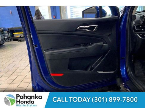Used 2024 Kia Sportage EX image 25