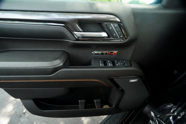 Used 2024 GMC Sierra 1500 AT4 w/ Technology Package AWD/4WD image 14