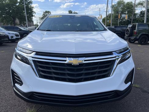Used 2024 Chevrolet Equinox LS w/ LS Convenience Package FWD image 2