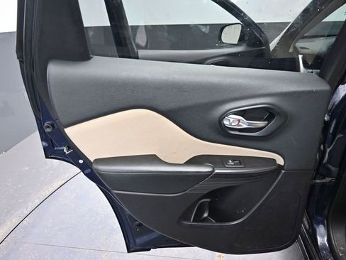 Used 2015 Jeep Cherokee Sport w/ Trailer Tow Group image 31