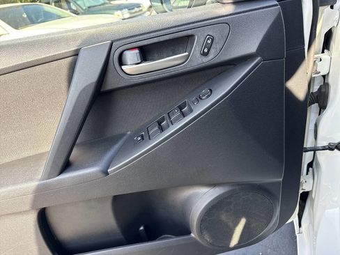 Used 2012 MAZDA MAZDA3 i Sport image 13