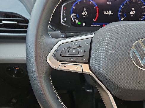 Certified 2023 Volkswagen Taos SEL image 17