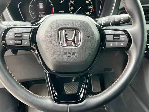 Used 2025 Honda Pilot Sport image 11