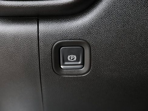 Used 2025 Chevrolet Silverado 2500 W/T w/ WT Convenience Package image 17