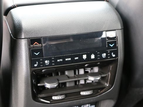 Used 2023 Jeep Grand Cherokee Summit image 36