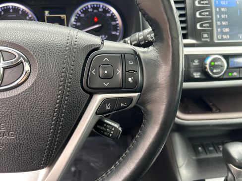 Used 2018 Toyota Highlander Limited Platinum image 13