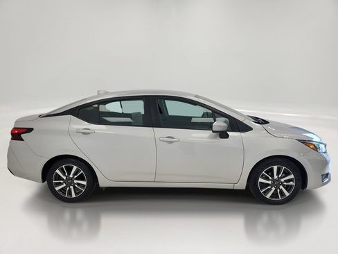 Used 2025 Nissan Versa SV FWD image 3