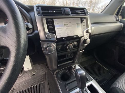 Used 2020 Toyota 4Runner SR5 image 21