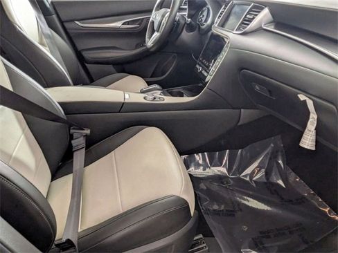 Used 2025 INFINITI QX55 Essential image 32