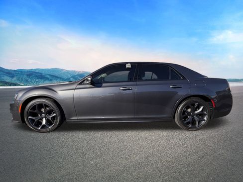 Certified 2023 Chrysler 300 Touring L w/ Popular Equipment Group image 6