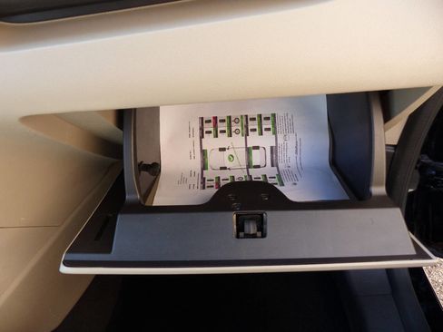 Used 2016 Ford Fiesta Titanium FWD image 44