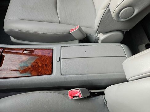 Used 2006 Toyota Highlander Limited w/ Leather Trim Pkg image 19