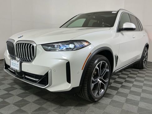 Certified 2024 BMW X5 sDrive40i w/ Premium Package image 2