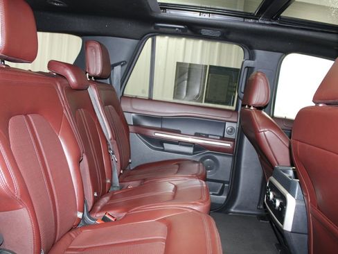 Used 2023 Ford Expedition Max Limited image 34