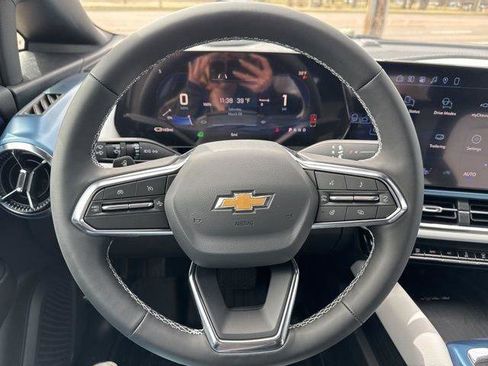New 2026 Chevrolet Equinox EV LT image 11