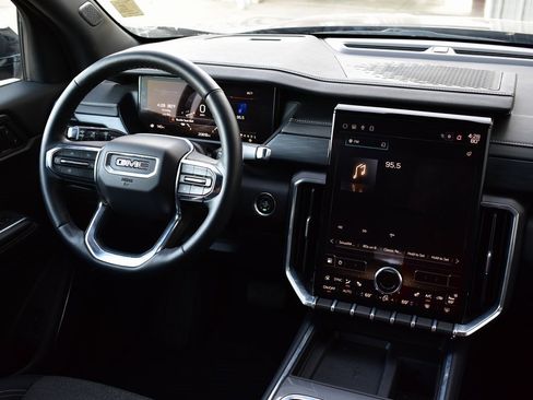 Used 2025 GMC Acadia Elevation image 29