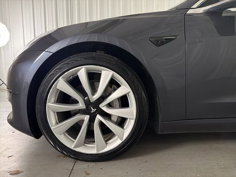 Used 2020 Tesla Model 3 Long Range image 4