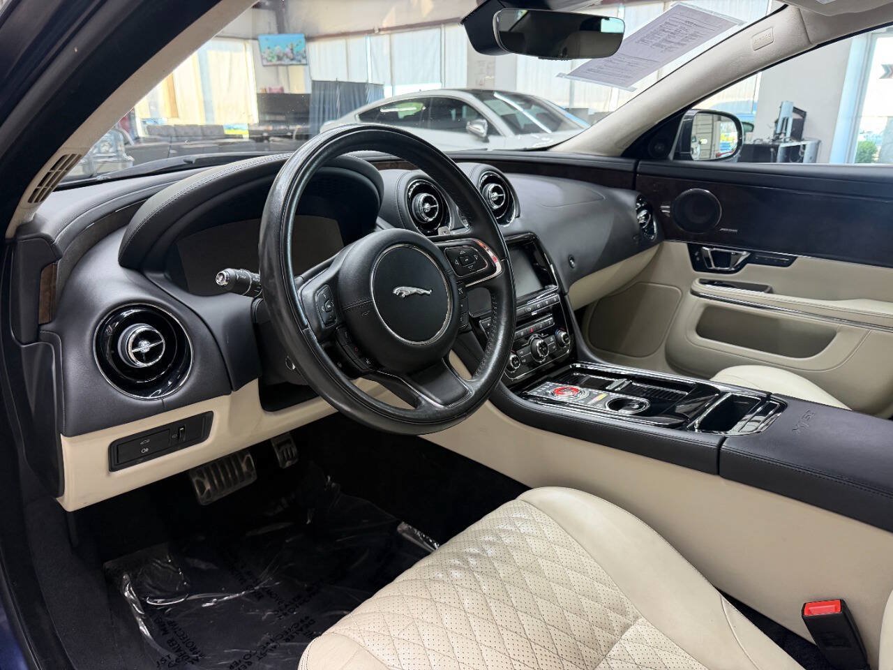 Used 2019 Jaguar XJ L Portfolio AWD/4WD image 19