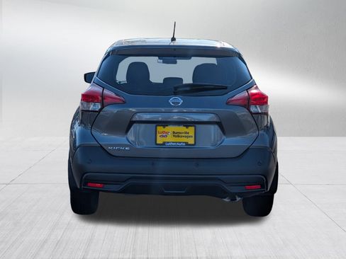 Used 2020 Nissan Kicks S image 6