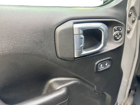 Used 2023 Jeep Wrangler Sport AWD/4WD image 33