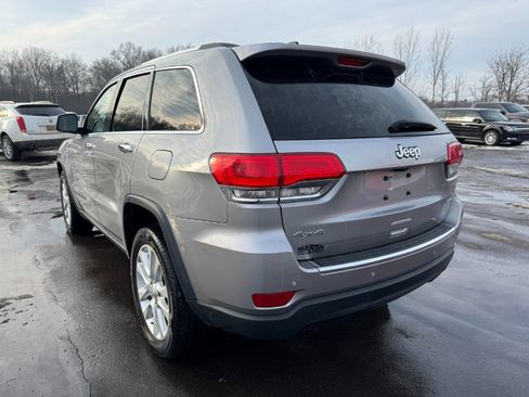 Used 2017 Jeep Grand Cherokee Limited w/ Luxury Group II image 3